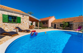 4 Bedroom Amazing Home In Benkovac